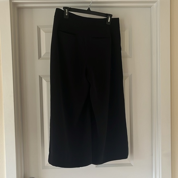 Banana Republic High-Rise Wide-Leg Cropped Pant - Picture 4 of 5